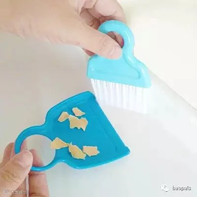 mini broom and dustpan