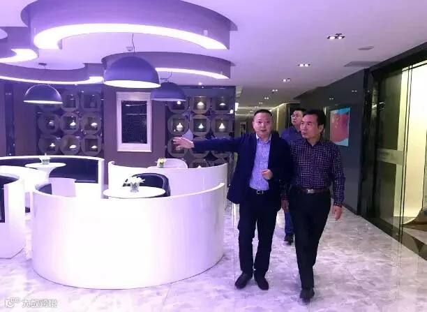 https://image.ipaiban.com/upload-ueditor-image-20171206-1512553930274030644.jpg