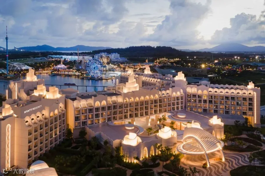 1-酒店外景夜景正面+乐园 Hotel Night View+Ocean Paradise.jpg