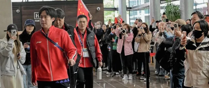 The Rage, Love, and Loneliness Behind China’s Toxic Sports Fandom