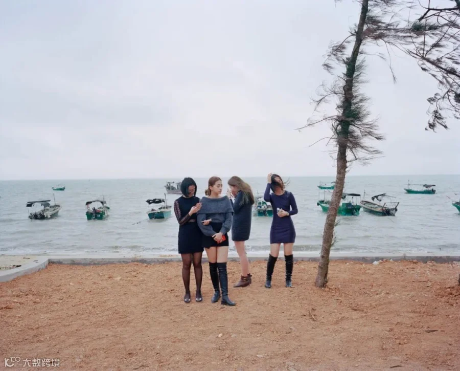 Young women return to the village to join the parade on Donghai Island, Guangdong province, 2014. Courtesy of Chen Liang