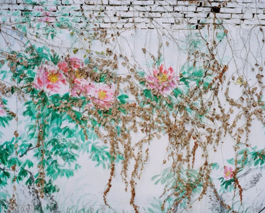The wall of a family home near Lake Tai in Wuxi, Jiangsu province, 2014. Courtesy of Chen Liang