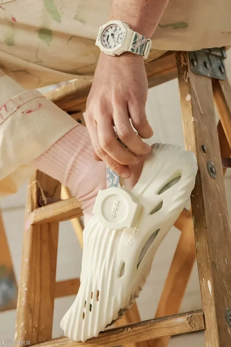 G-SHOCK and Crocs Come Together for an Unprecedented Collaboration 211790-90H watch clog