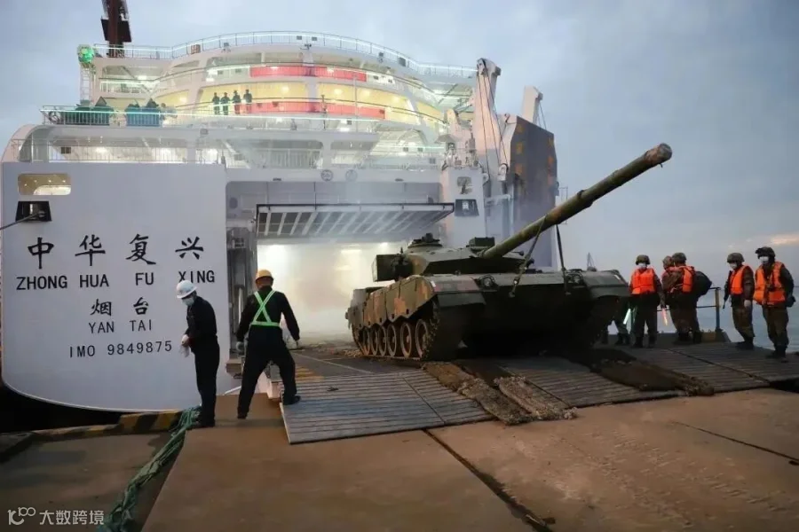 A-VT-4-MBT-coming-out-of-a-RoRo-vessel-e1668527441913.jpg.jpg