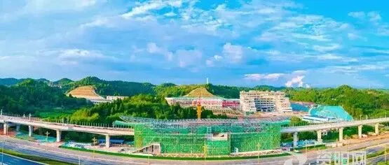 <em>资阳</em>风向突然变了！以前总在成渝之间寻找位置，如今轨道交通与口腔装备产业突围让<em>资阳</em>有了明确方向的底气
