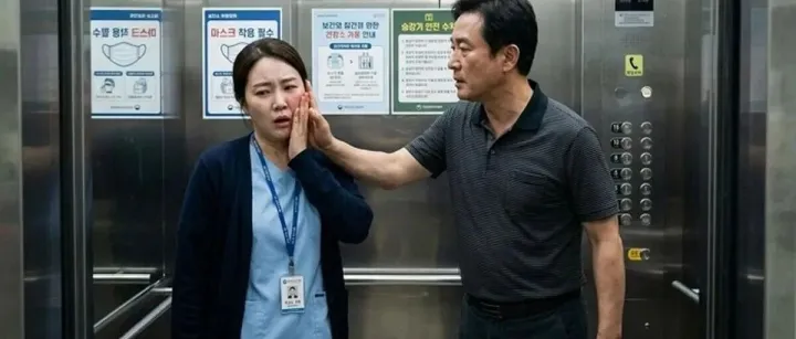 엘베 '문 열림' 눌러줬더니... 타자마자 여성 뺨 때린 40대 남성