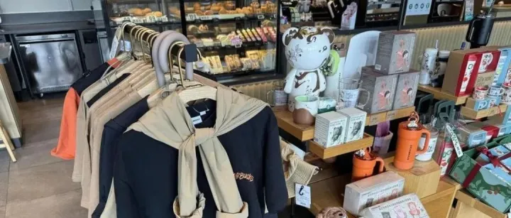 星巴克在中国开始卖衣服了！