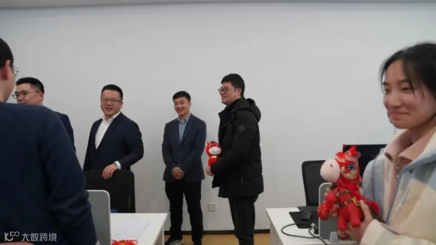 情暖工位
