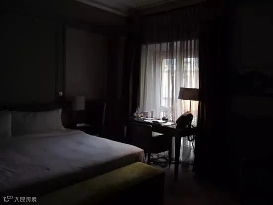 dark-room.jpg