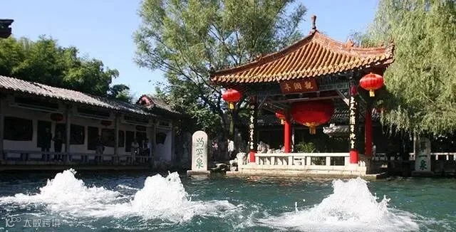 image-01-趵突泉泉眼涌动