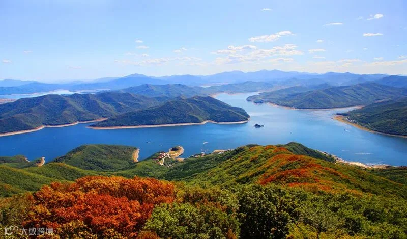 image-01-松花湖湖湾与群山