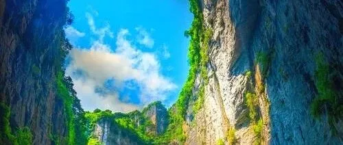重庆市被严重低估的武隆天坑，凭什么让重庆人频频奔赴？