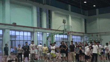 空中飞行.gif