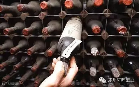 p_bordeaux-wine_1670703c.jpg
