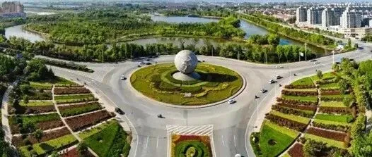 盐城是个怪胎，2025年GDP增速继续提速，新能源与制造并进，却没有多少人讨论盐城冲高