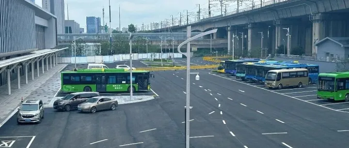 告别“百米T台”！今天绍兴北站新公交场站正式投运