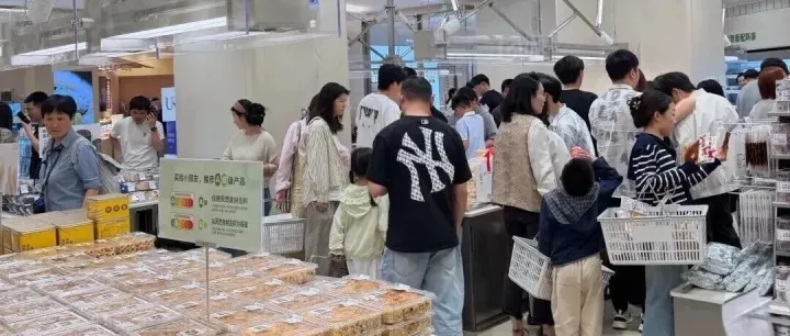 “小山姆”成商场新顶流，有门店一月爆卖600万，巨头疯狂押注