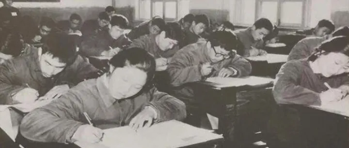 他用300多张准考证，留住几代人的青葱岁月