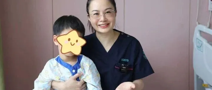 医生妈妈听见儿子睡觉发出怪声，果断将他送进手术室……
