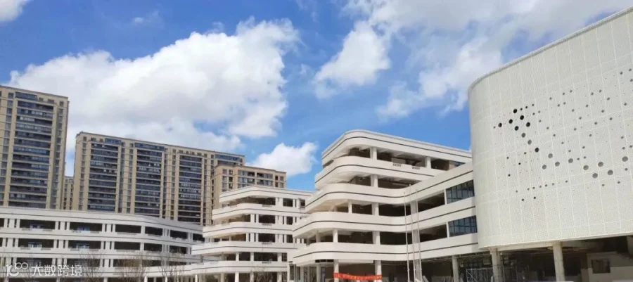 鸿州小学1.jpg