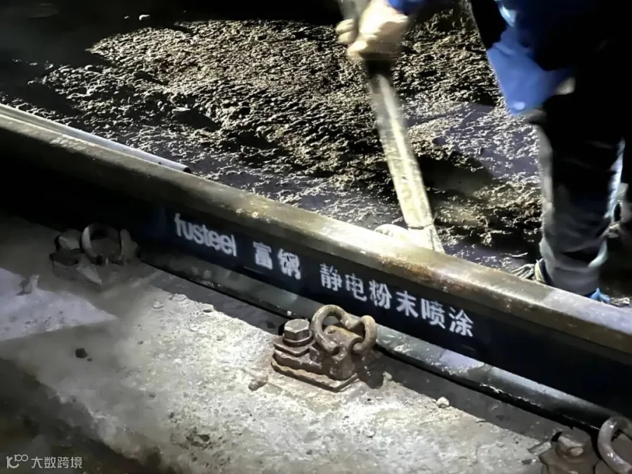 绝缘钢轨.jpg