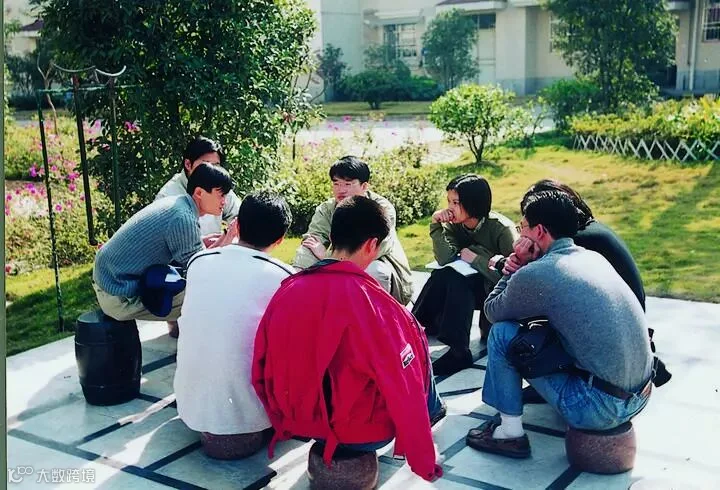 1999 创业初期在湖畔花园照片13.jpg