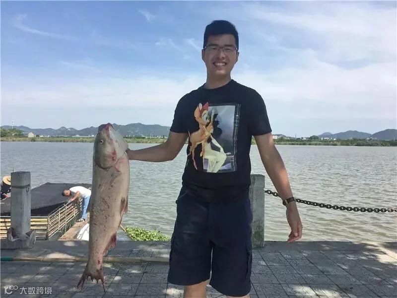 替换鱼头节别人抓鱼.jpg