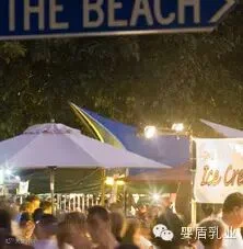 名迪海滩黄昏市场