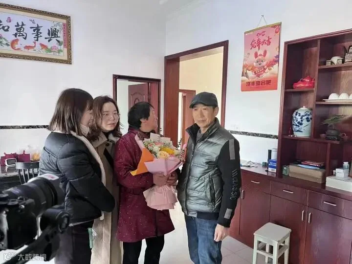 祝华2.jpg