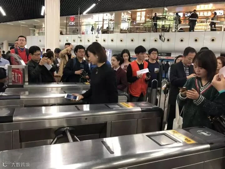 地铁18.jpeg