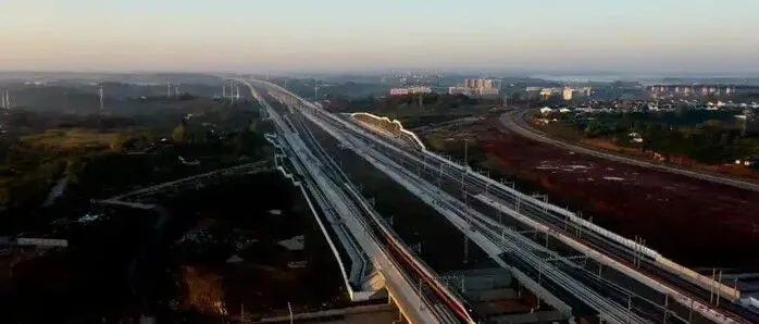 <em>荆门</em>也是麻了，别人都在卷市域轨道衔接了，<em>荆门</em>自己的城市轨交依旧在纸面上
