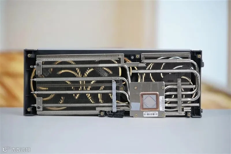3000元以下价位16GB显卡唯一最优选择！AMD RX 9060 XT首发评测：追平RTX 5060 Ti 8GB 但显存更大 价格更便宜