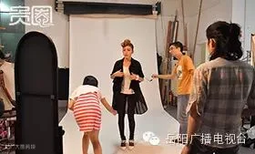网拍摄影棚条件一般都很简陋