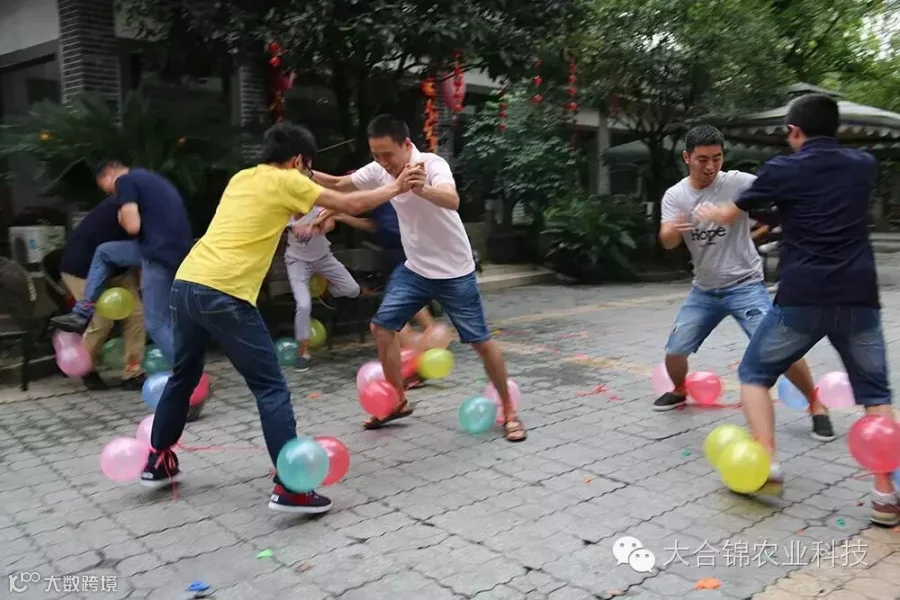http://7xo6kd.com1.z0.glb.clouddn.com/upload-ueditor-image-20160811-1470885373269004806.jpg