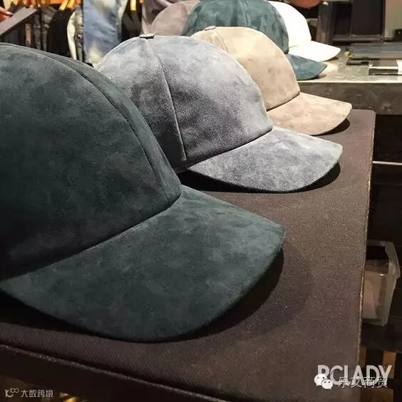 本季最时髦单品都入手了吧?等等 你还差这顶美帽!