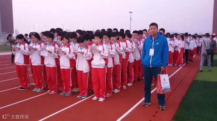 http://7xo6kd.com1.z0.glb.clouddn.com/upload-ueditor-image-20170421-1492761990341085347.jpg