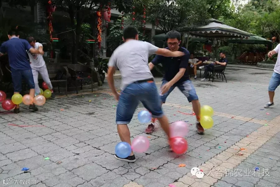 http://7xo6kd.com1.z0.glb.clouddn.com/upload-ueditor-image-20160811-1470884550485086220.jpg