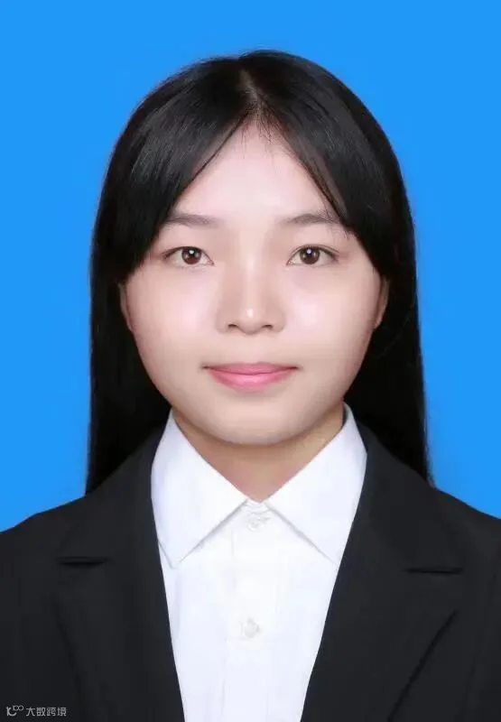何婷.jpg