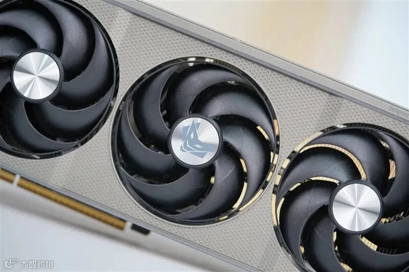 3000元以下价位16GB显卡唯一最优选择！AMD RX 9060 XT首发评测：追平RTX 5060 Ti 8GB 但显存更大 价格更便宜