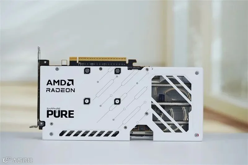 3000元以下价位16GB显卡唯一最优选择！AMD RX 9060 XT首发评测：追平RTX 5060 Ti 8GB 但显存更大 价格更便宜