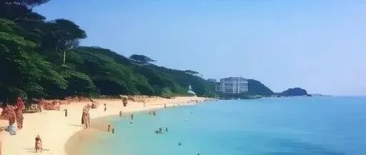 深圳人的“周末出逃计划”！大鹏这个原始渔村，沙滩干净人少，海鲜现捞，公交直达当天往返。