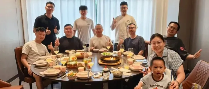 93 年，33 岁，30 万粉的联盟博主，来深圳2 小时，一直在喊我们去 CES