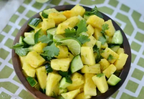 pineapple-cucumber-cilantro-salad-easy.jpg
