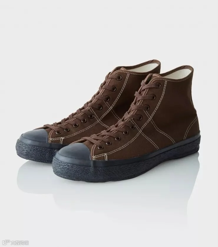 Training Shoes 21384yen.jpg
