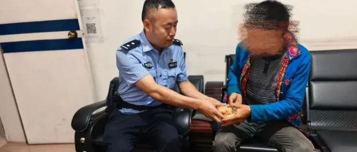 暖心丨有一种安心叫警察始终相伴