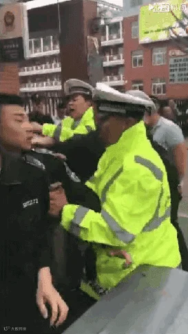 1496762885861323.gif