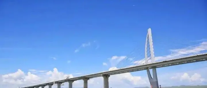里程再迎突破！珠海的快速路都快赶上佛山了，确实走在前列了！