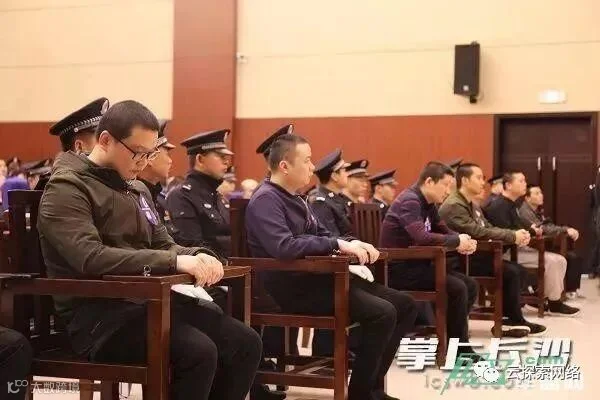 湖南暴力催债案:民警向涉黑组织贩卖公民信息,每月收9000元