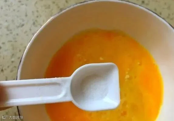 吃它越嚼越瘦，芹菜炒蛋热量低，营养高还能管住嘴？