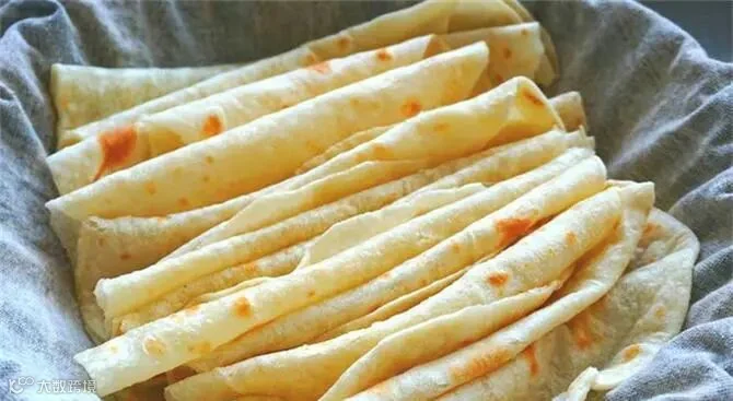 家常烙饼夏天最简单的方法，不用醒面，40秒一张，好吃又筋道